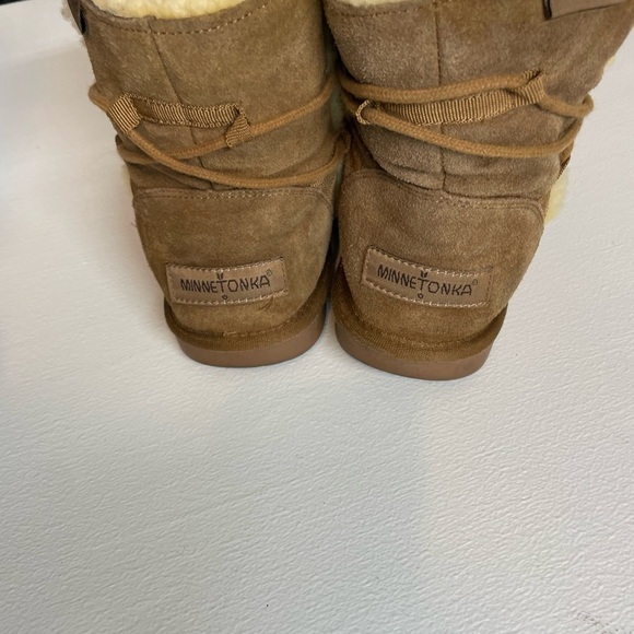 Minnetonka boots size 7 - Picture 4 of 7